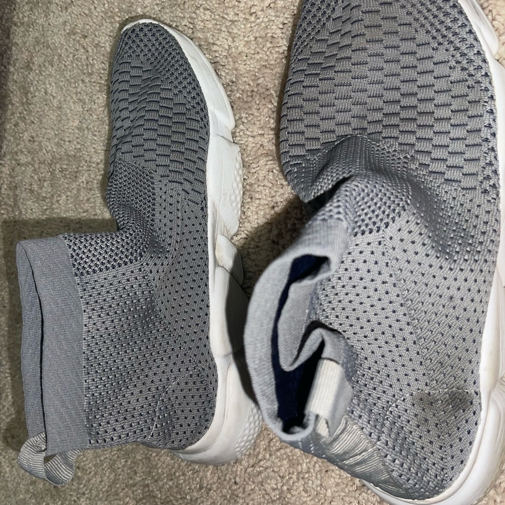 Sneakers - Picture 5 of 5